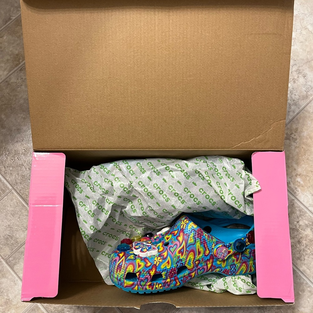 Limited edition Lisa frank tie dye crocs brand new in box kids size 13